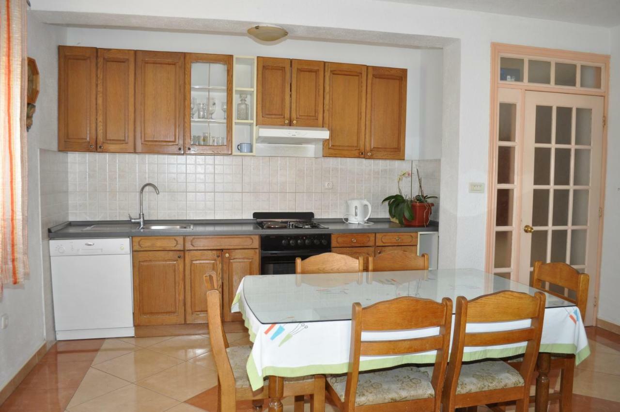 Apartment Ljubica Ljuban Makarska Exterior photo